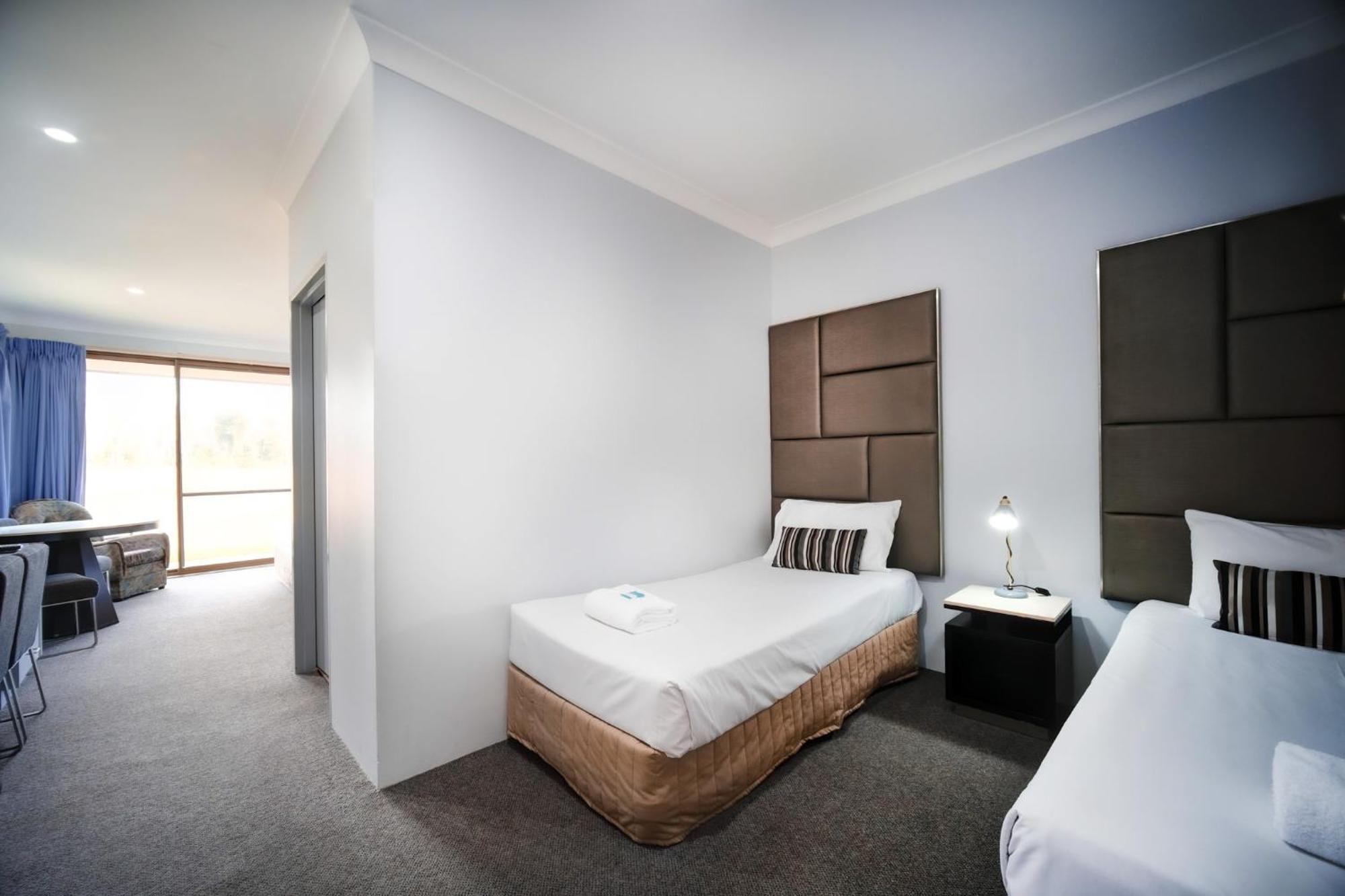 Island Palms Motor Inn Forster Zimmer foto